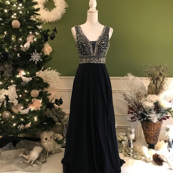 Dresses & Skirts - Formal evening prom dress
